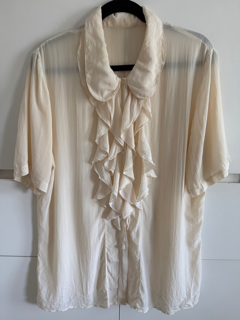 Classic Ruffled Collared Blouse - Cream
Silk